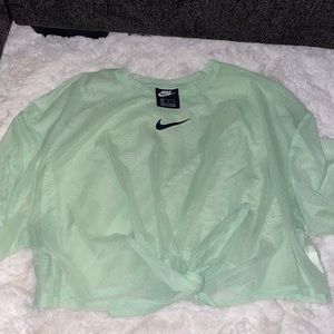 Nike top